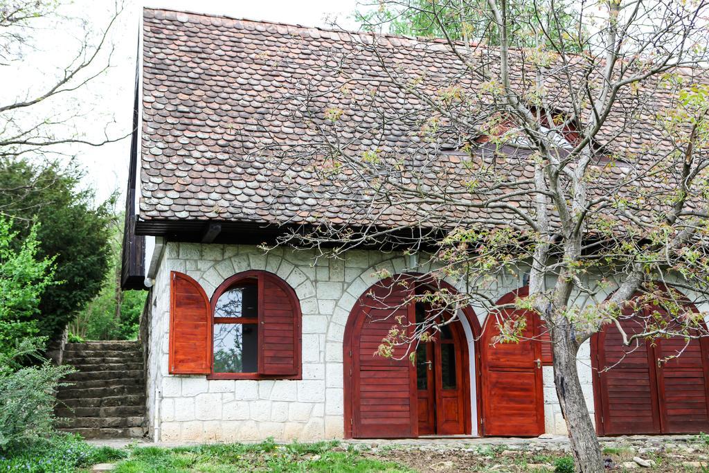Myrtus Pince Es Vendeghaz Hotel Tarcal Bagian luar foto